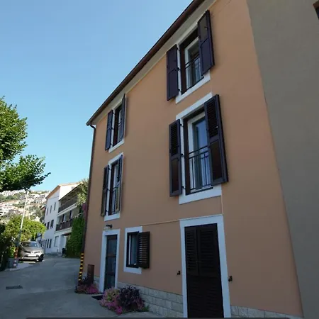 Гостевой дом App Lori Рабац